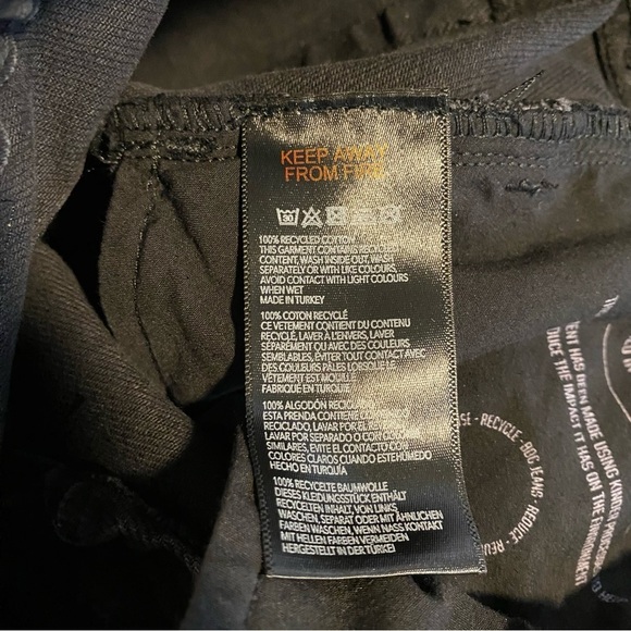 Urban Outfitters BDG Mom High Waisted Tapered Black Jeans Size 27W 32L - Picture 8 of 10